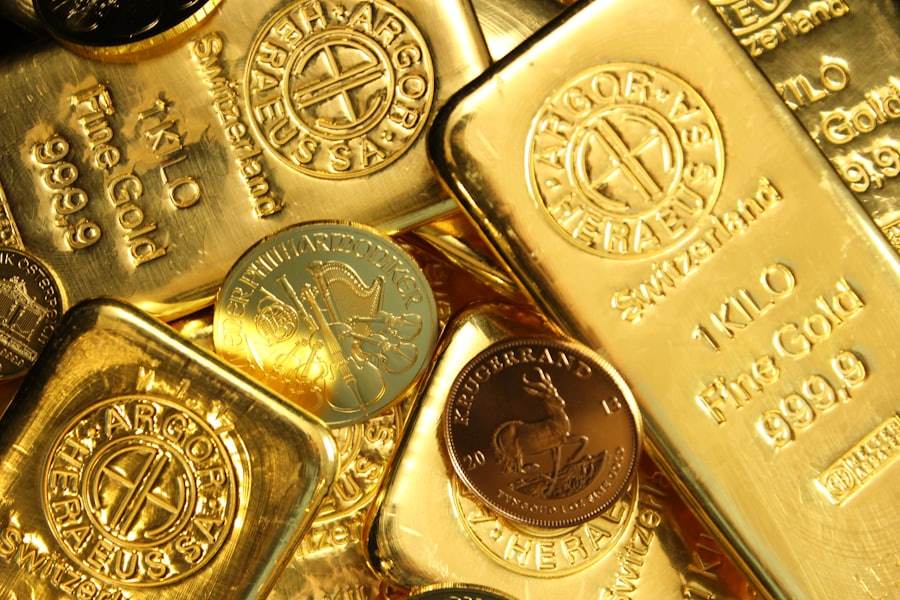 Koleksi koin dan batang emas melambangkan program VIP