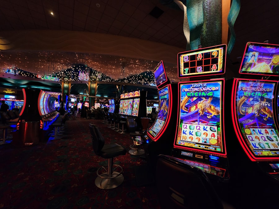 Ruang mesin slot yang terang benderang di sebuah kasino